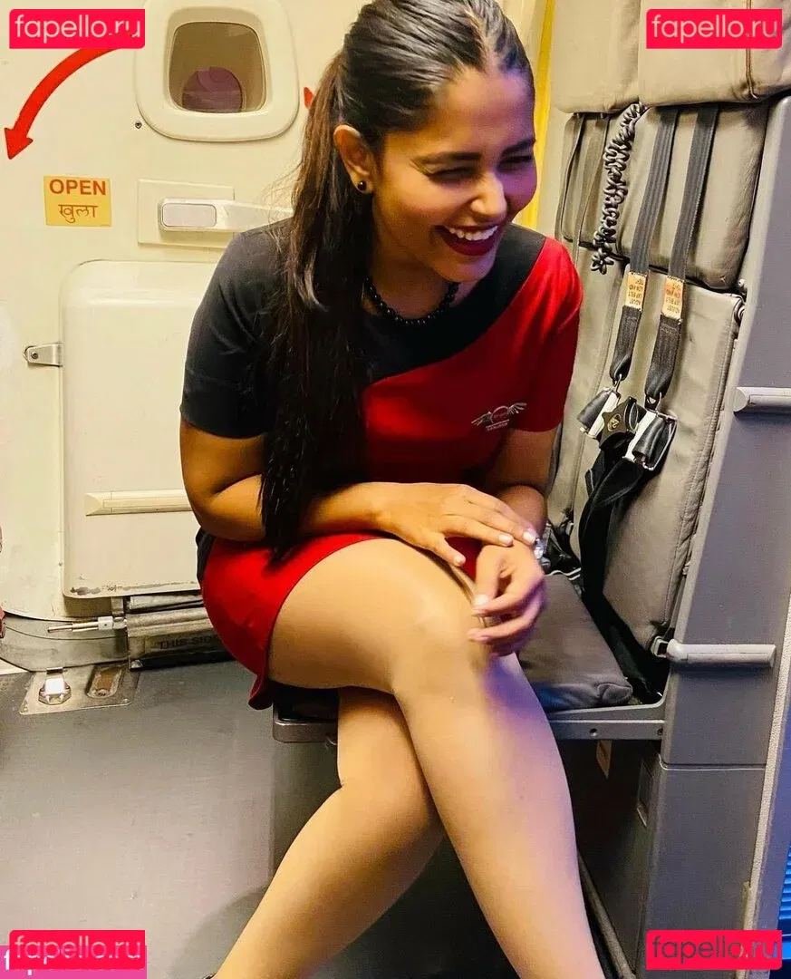 Office Sluts Onlyfans Photo Gallery 