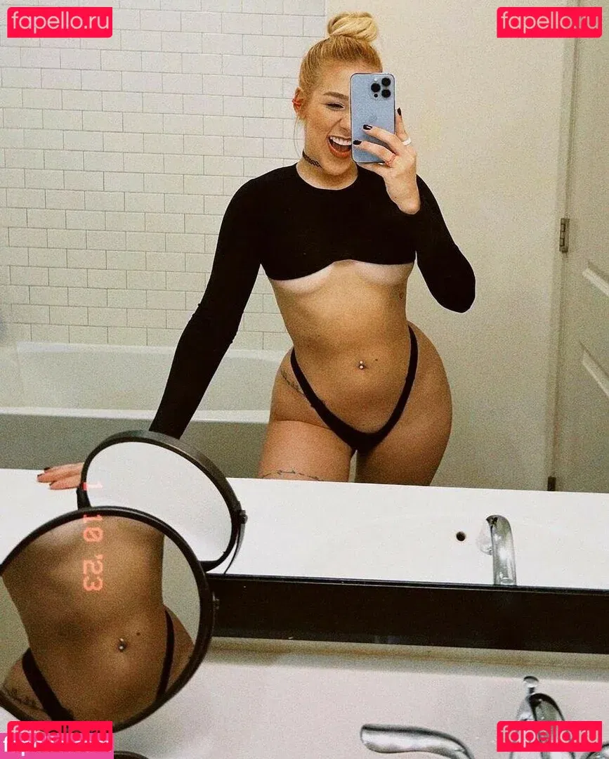 Office Sluts Onlyfans Photo Gallery 