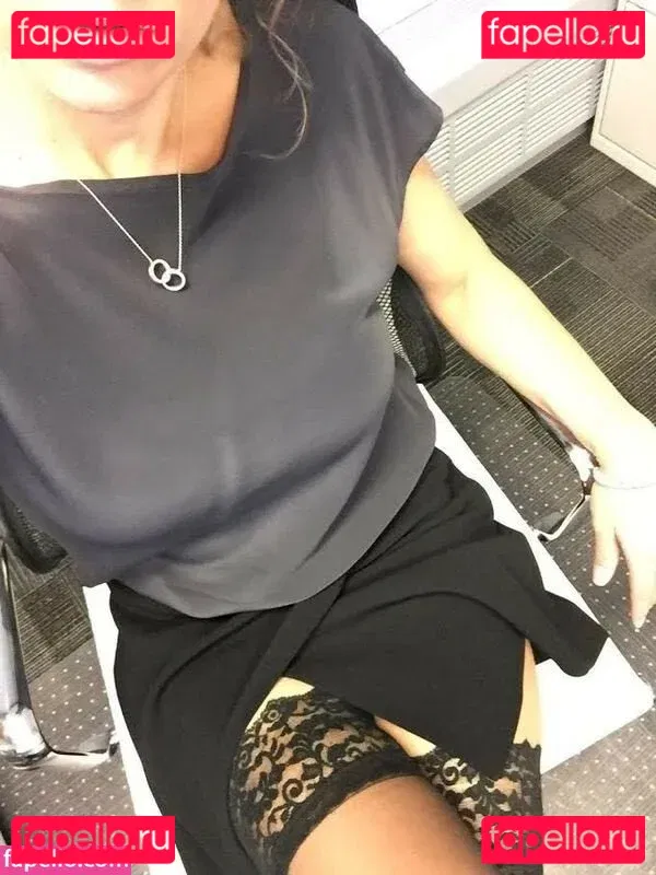 Office Sluts Onlyfans Photo Gallery 