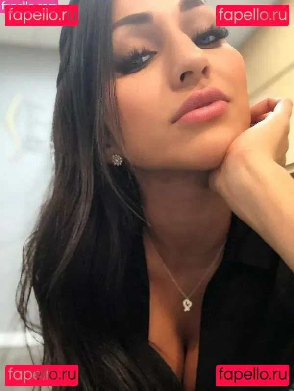 Office Sluts Onlyfans Photo Gallery 