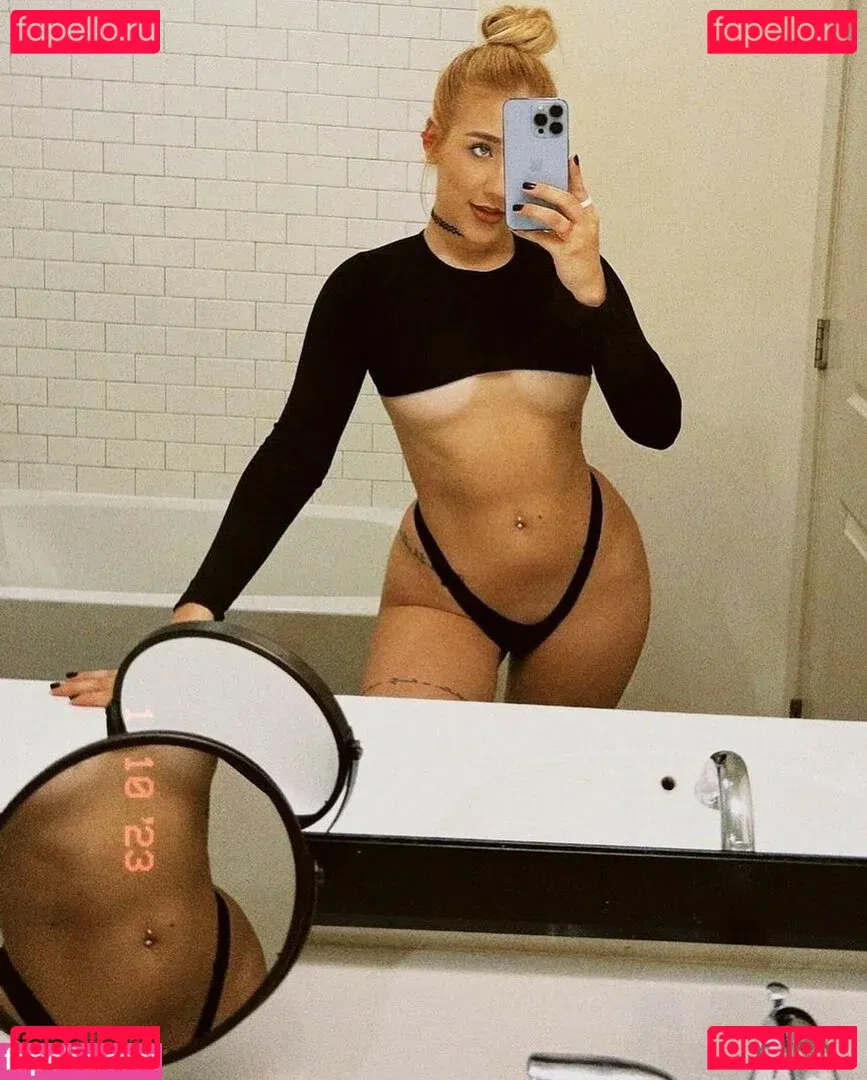 Office Sluts Onlyfans Photo Gallery 