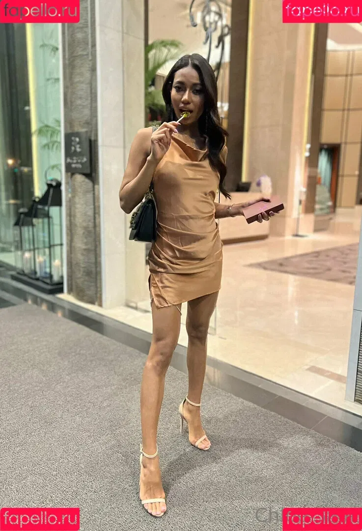 Chloe Saat Onlyfans Photo Gallery 