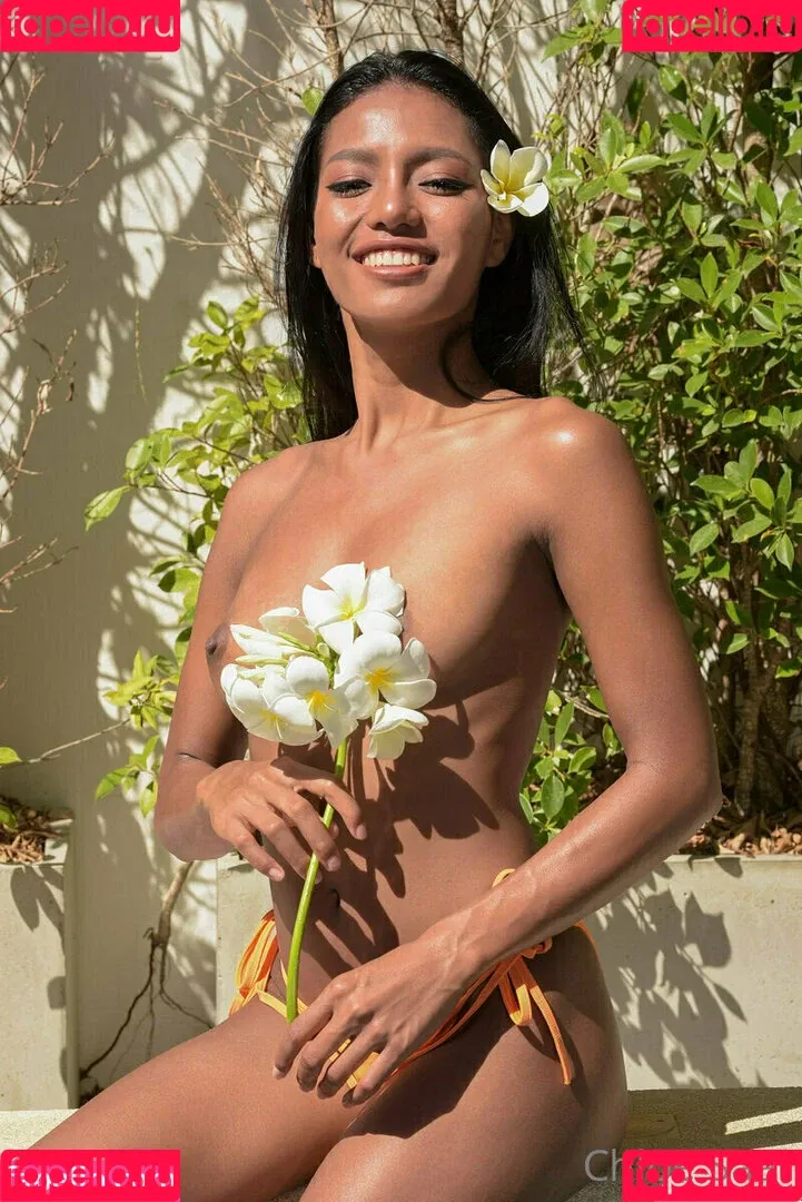 Chloe Saat Onlyfans Photo Gallery 