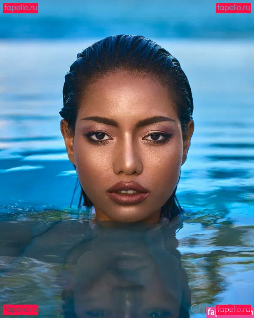 Chloe Saat Onlyfans Photo Gallery 