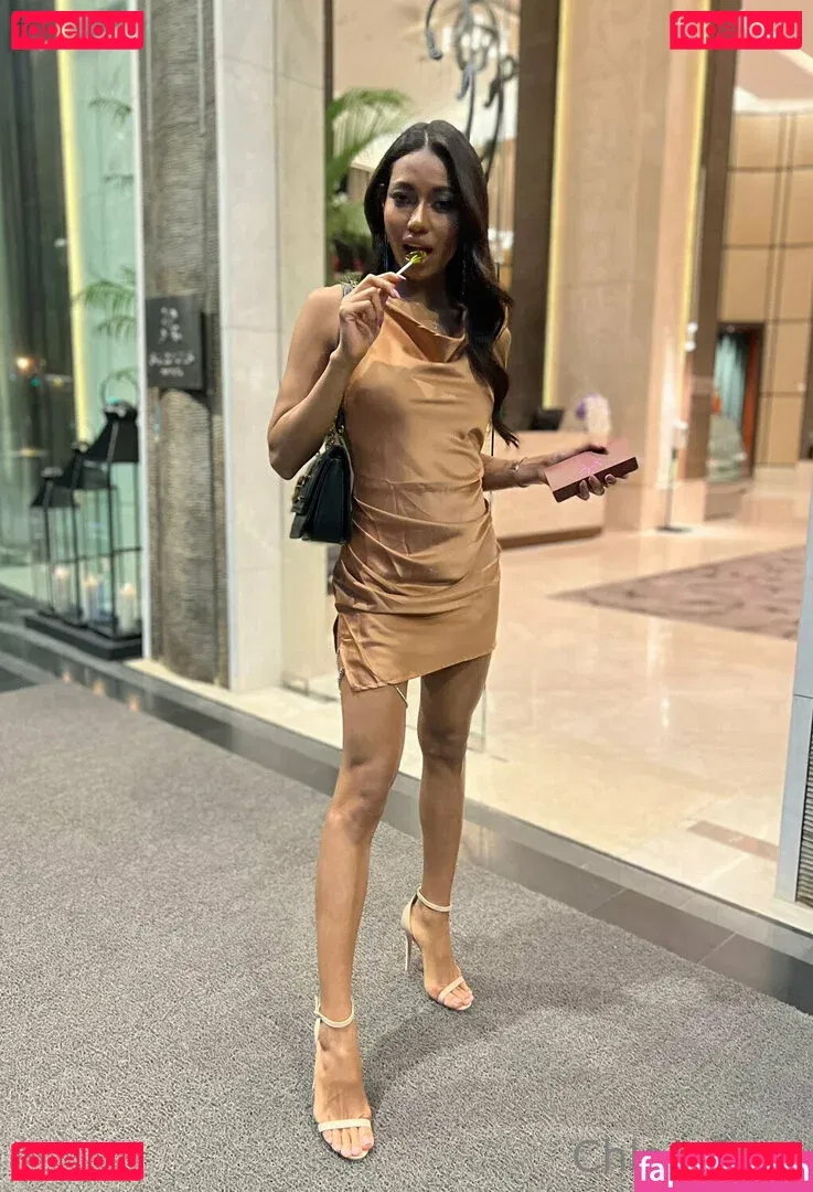 Chloe Saat Onlyfans Photo Gallery 