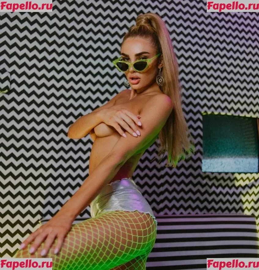 Kenzie Anne Onlyfans Photo Gallery 