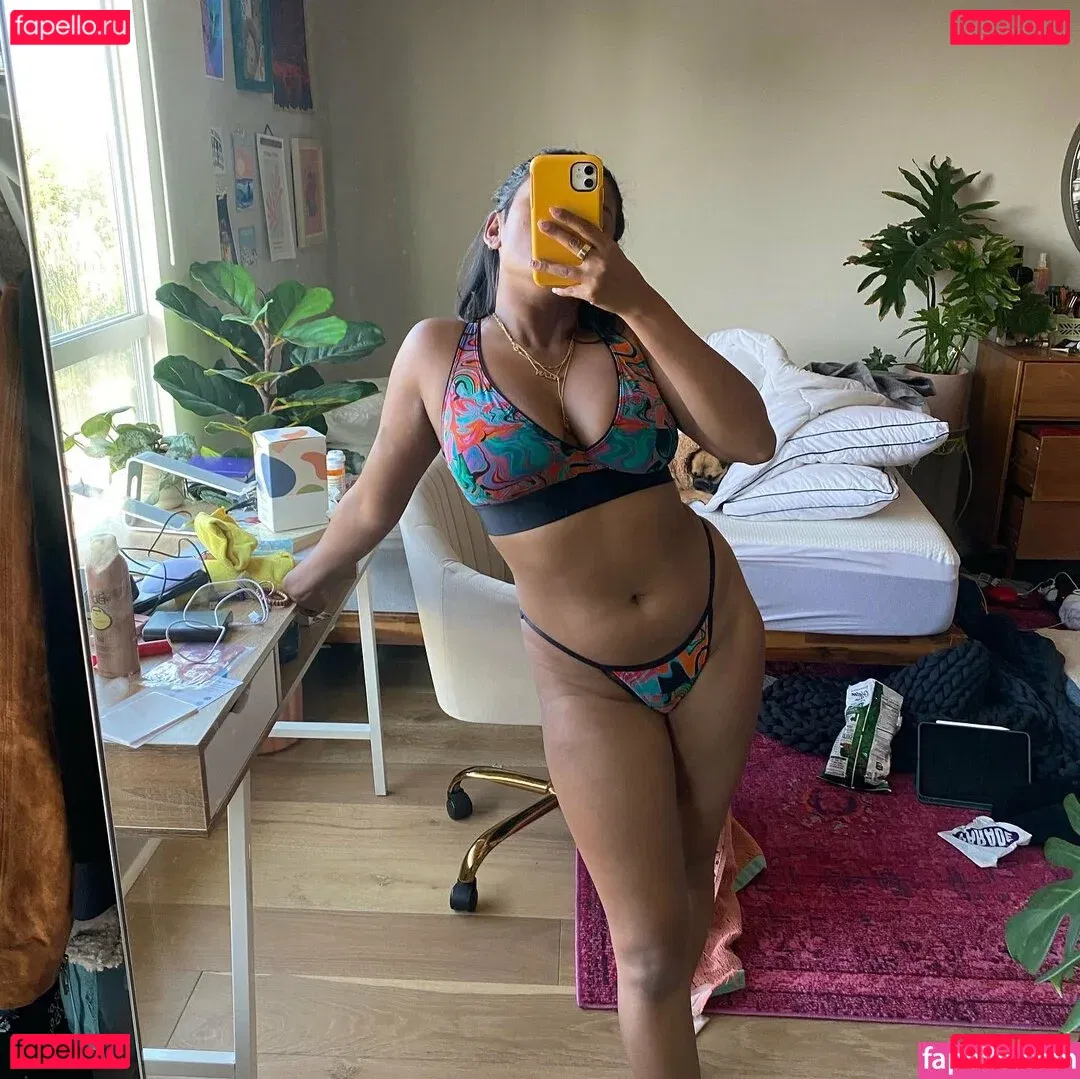 Yamini Nambimadom Onlyfans Photo Gallery 