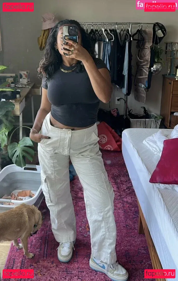 Yamini Nambimadom Onlyfans Photo Gallery 