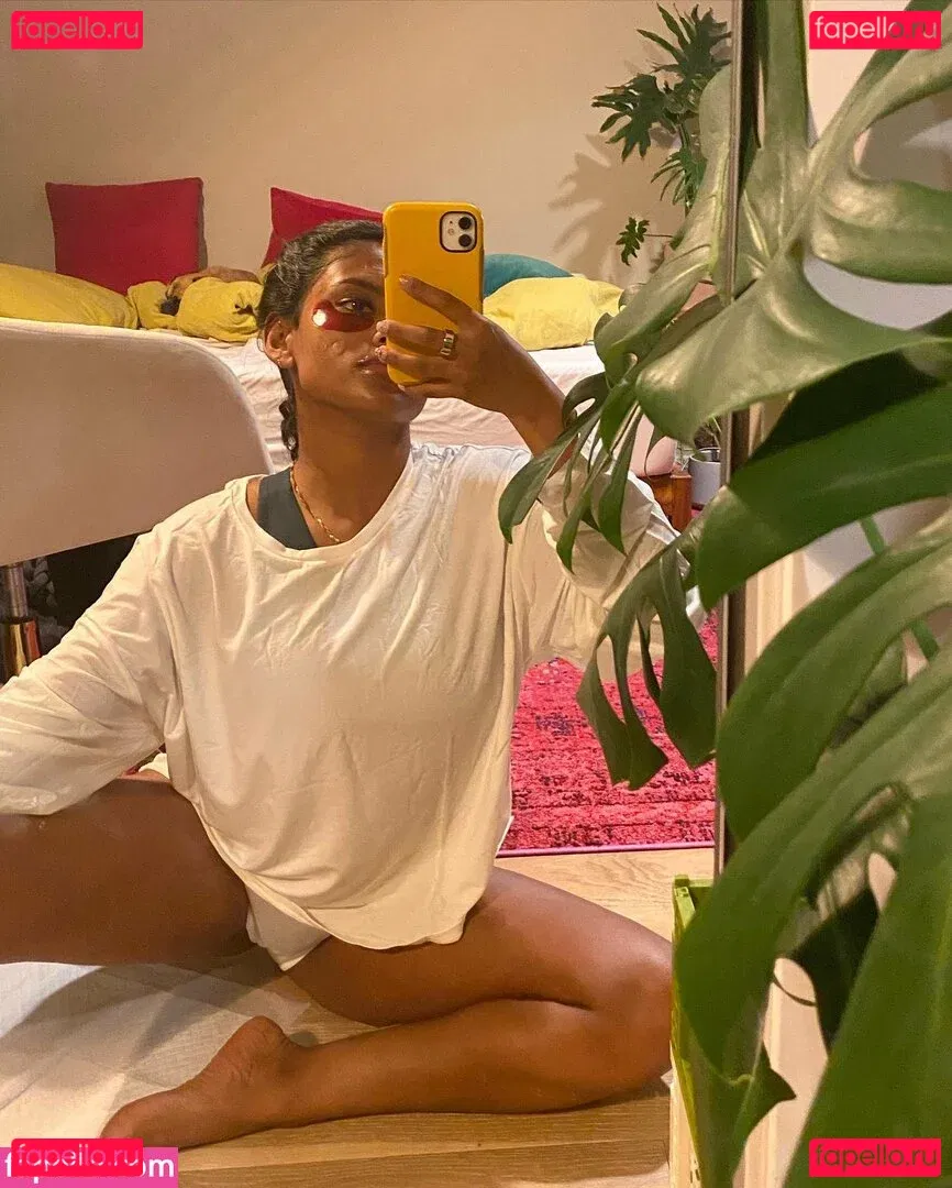 Yamini Nambimadom Onlyfans Photo Gallery 