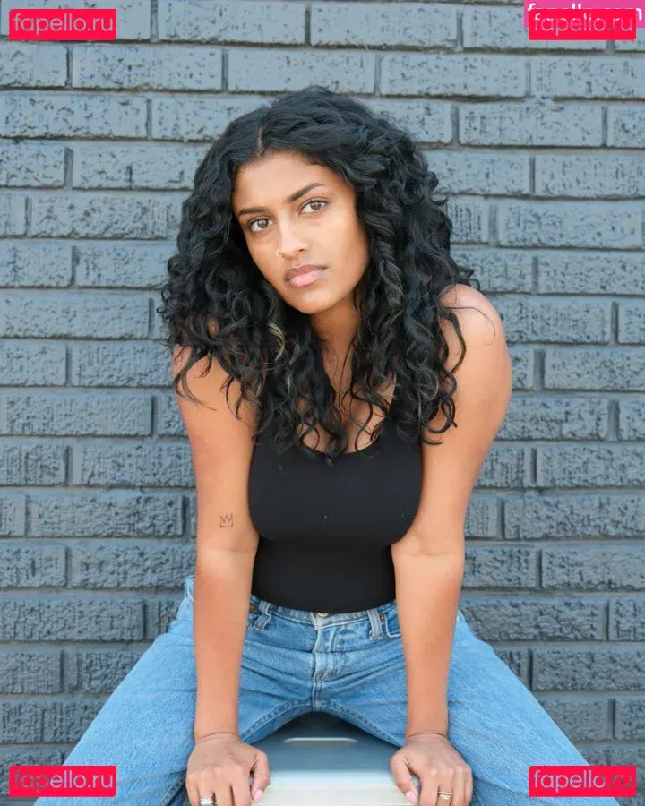 Yamini Nambimadom Onlyfans Photo Gallery 