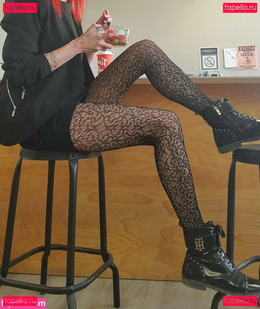 Popruzhinka Onlyfans Photo Gallery 