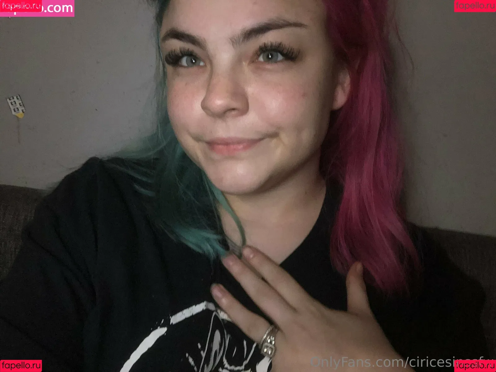 ciricesinssfw Onlyfans Photo Gallery 