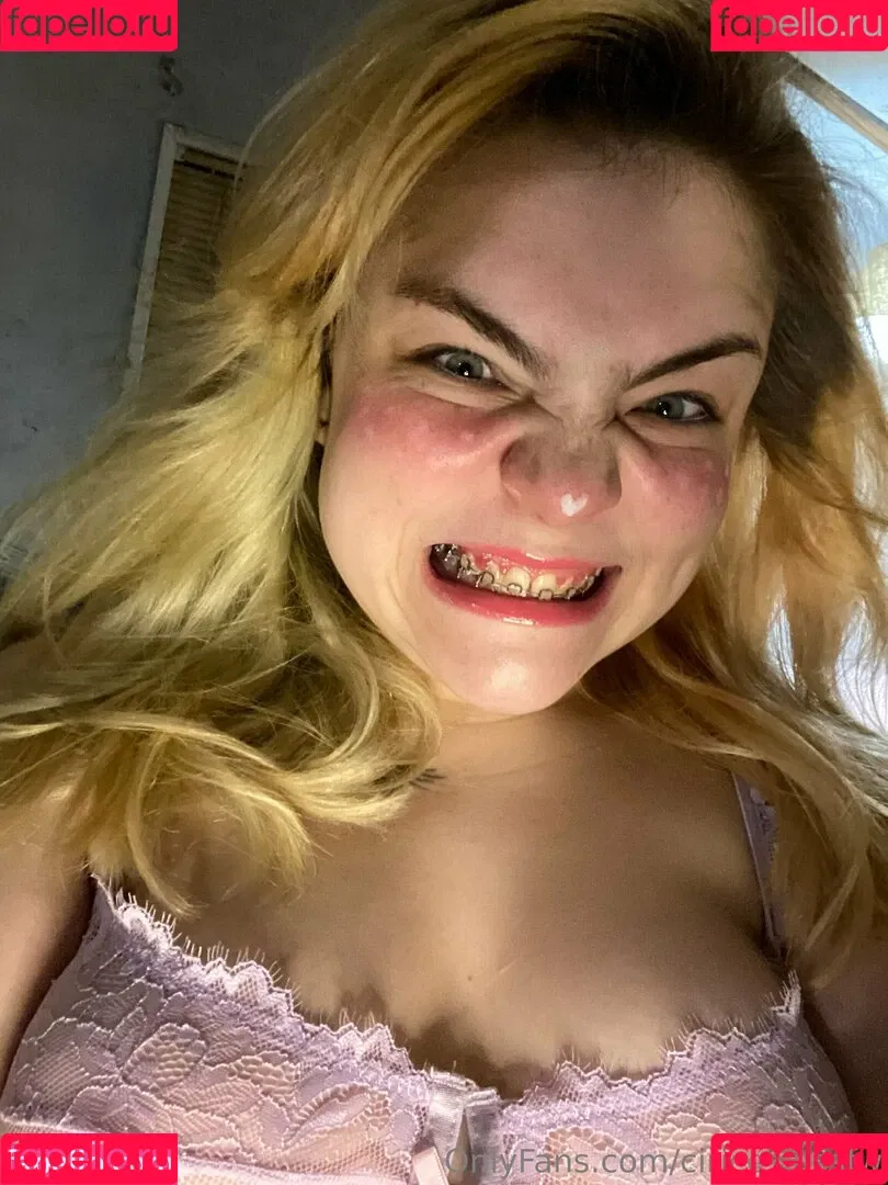ciricesinssfw Onlyfans Photo Gallery 