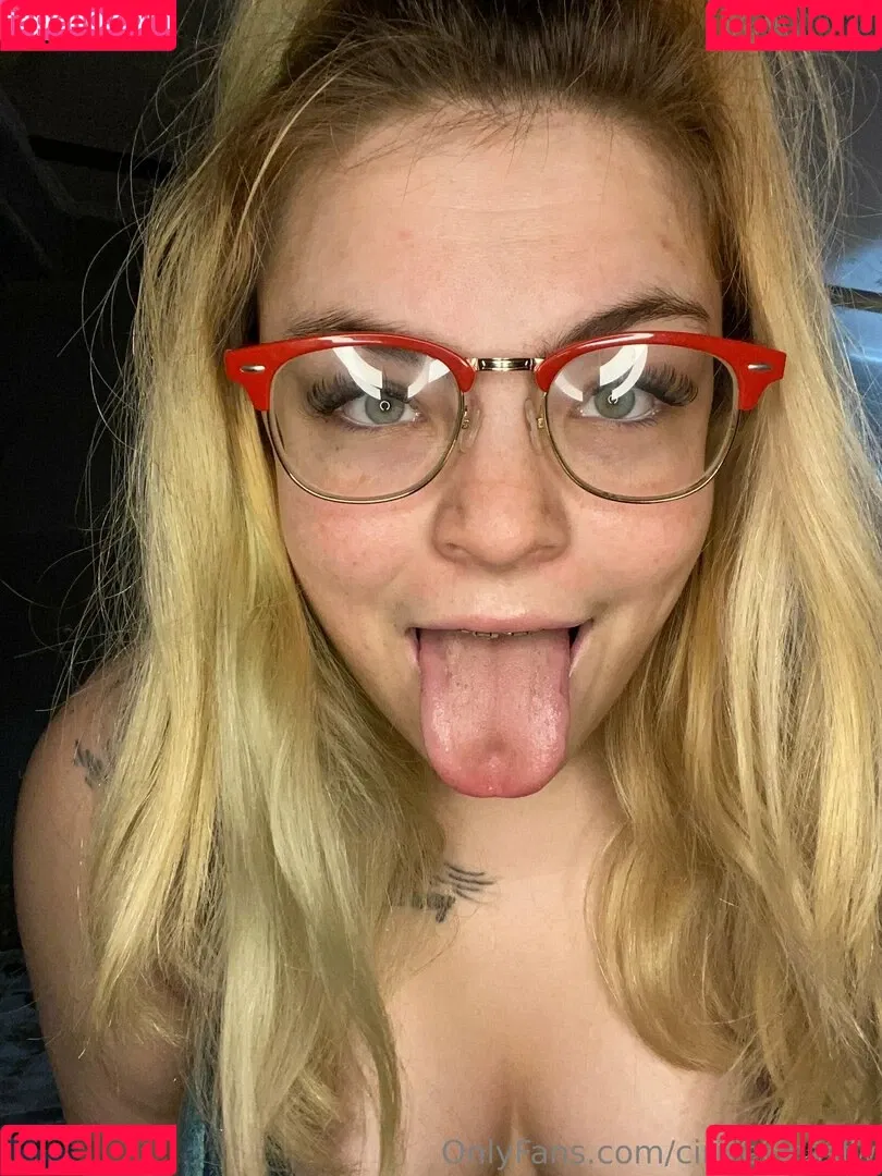 ciricesinssfw Onlyfans Photo Gallery 