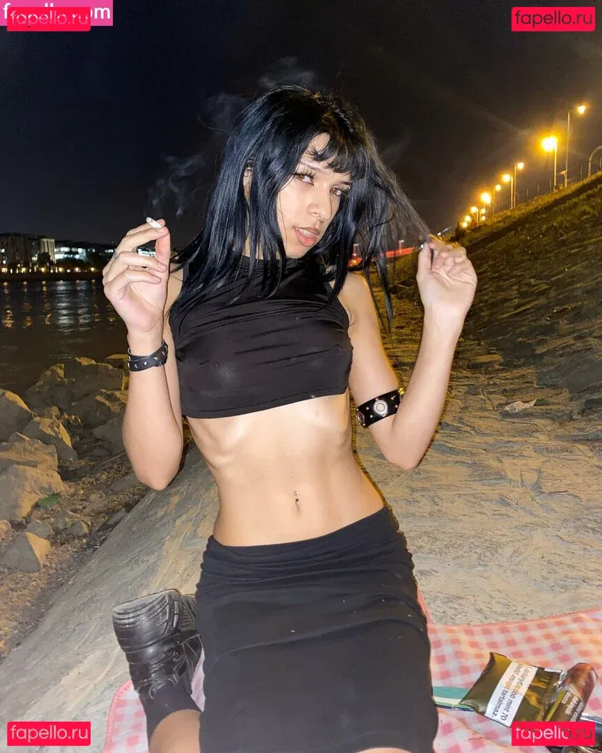 honestlythatsannoying Onlyfans Photo Gallery 