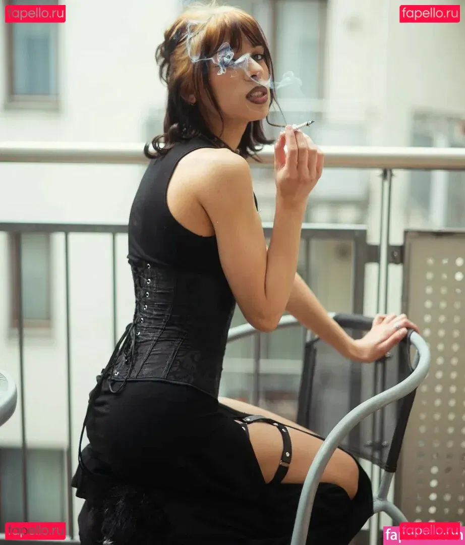 honestlythatsannoying Onlyfans Photo Gallery 