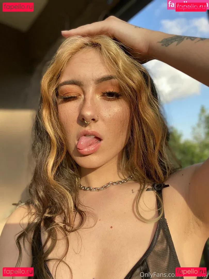 Chey Kitty Onlyfans Photo Gallery 