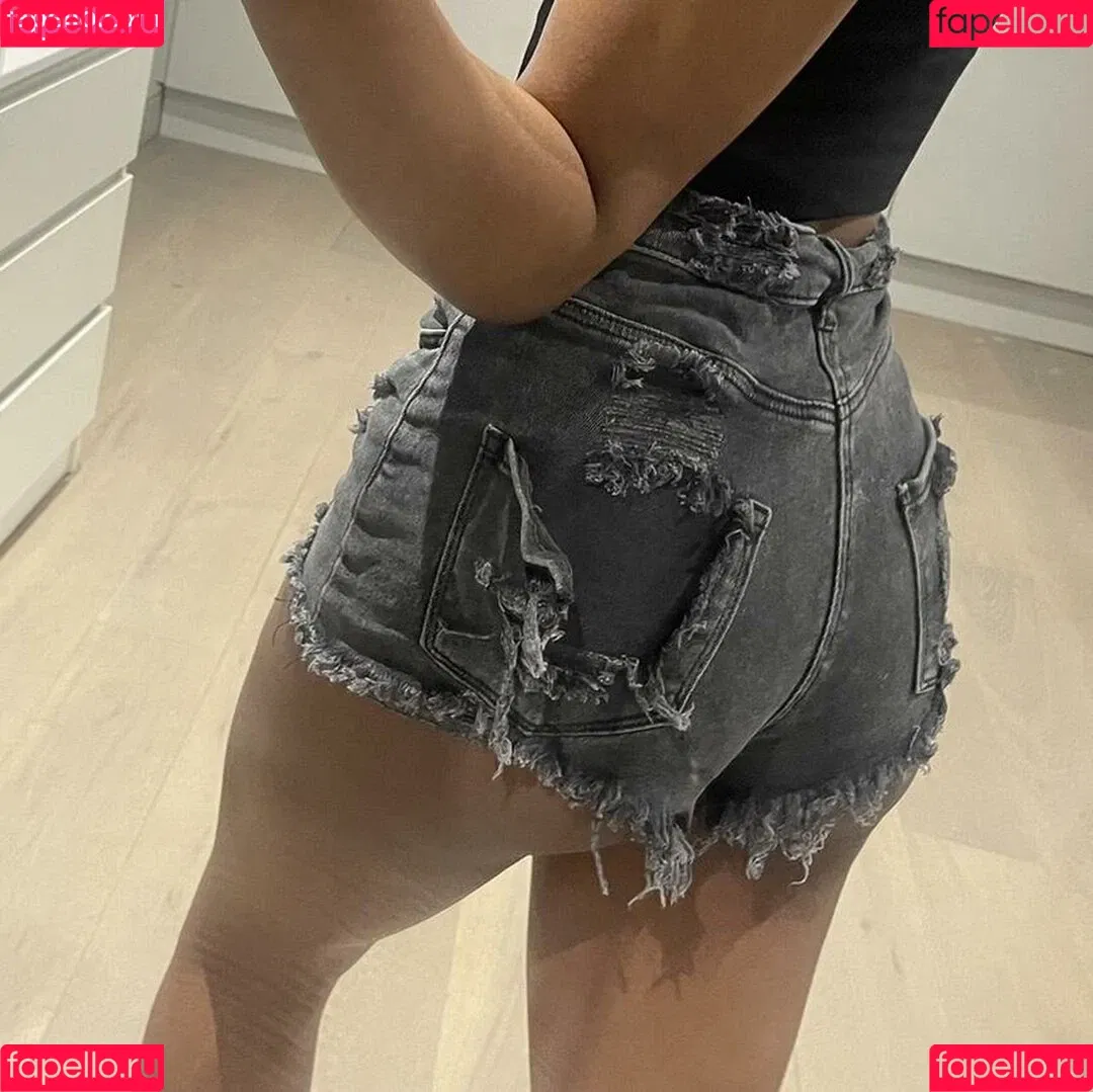 Cleo Onlyfans Photo Gallery 