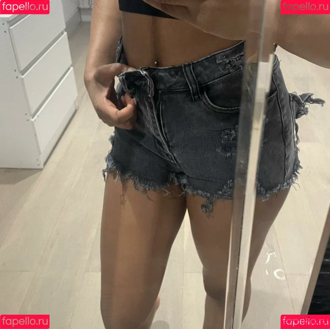 Cleo Onlyfans Photo Gallery 