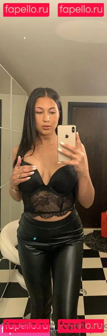 yasmine101 Onlyfans Photo Gallery 