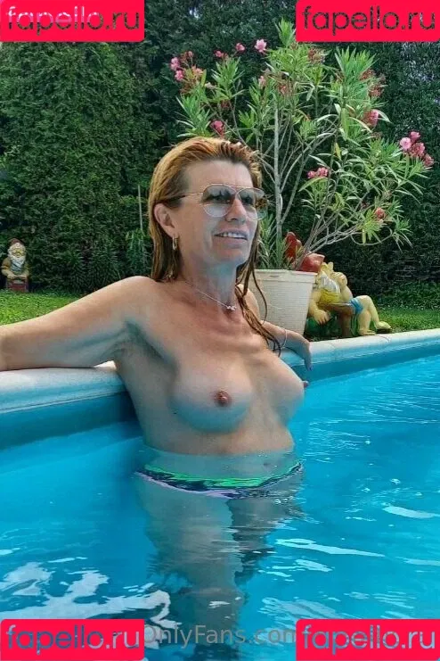 naked_nora Onlyfans Photo Gallery 