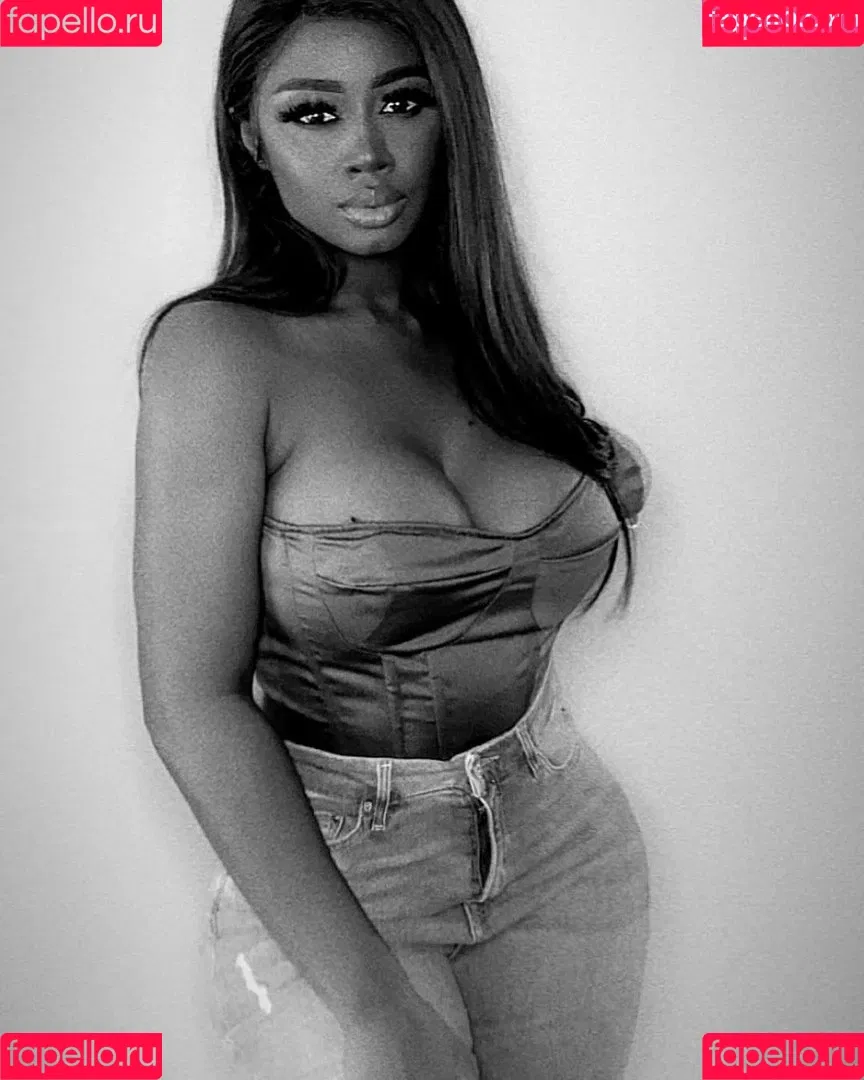 LXRYCC Onlyfans Photo Gallery 