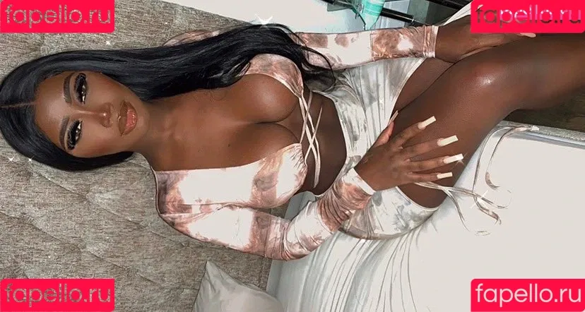 LXRYCC Onlyfans Photo Gallery 