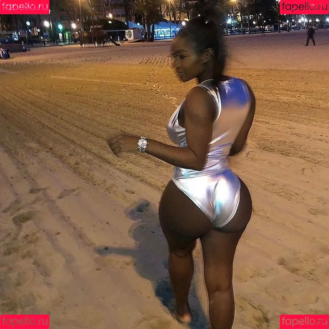 LXRYCC Onlyfans Photo Gallery 