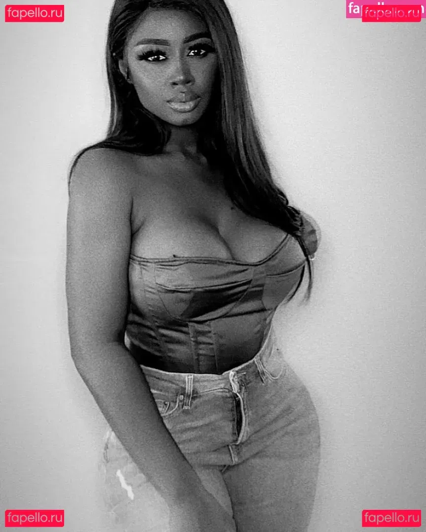 LXRYCC Onlyfans Photo Gallery 