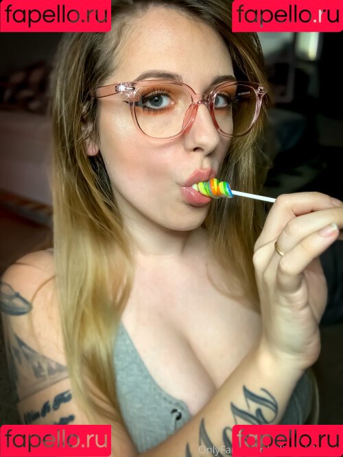 travelingsiren Onlyfans Photo Gallery 