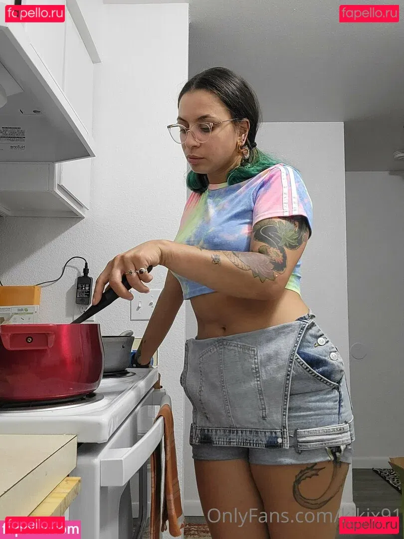 kikix91 Onlyfans Photo Gallery 