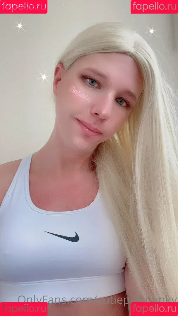 emiliaxsweden Onlyfans Photo Gallery 