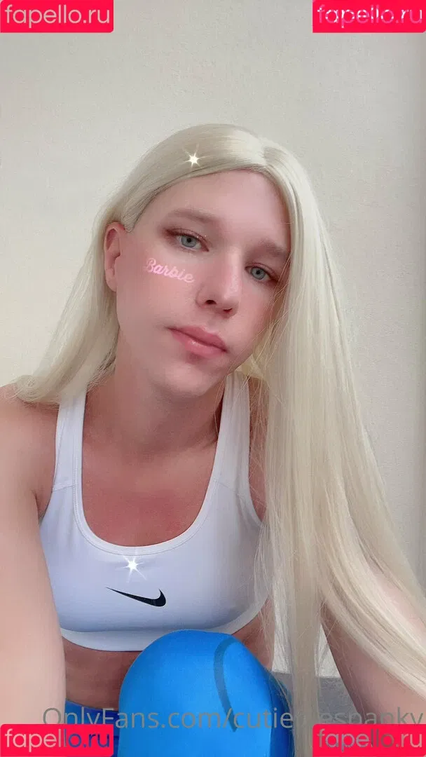 emiliaxsweden Onlyfans Photo Gallery 