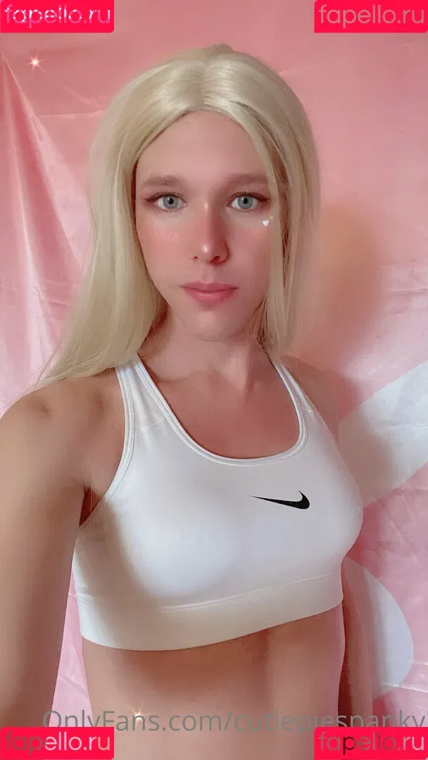 emiliaxsweden Onlyfans Photo Gallery 