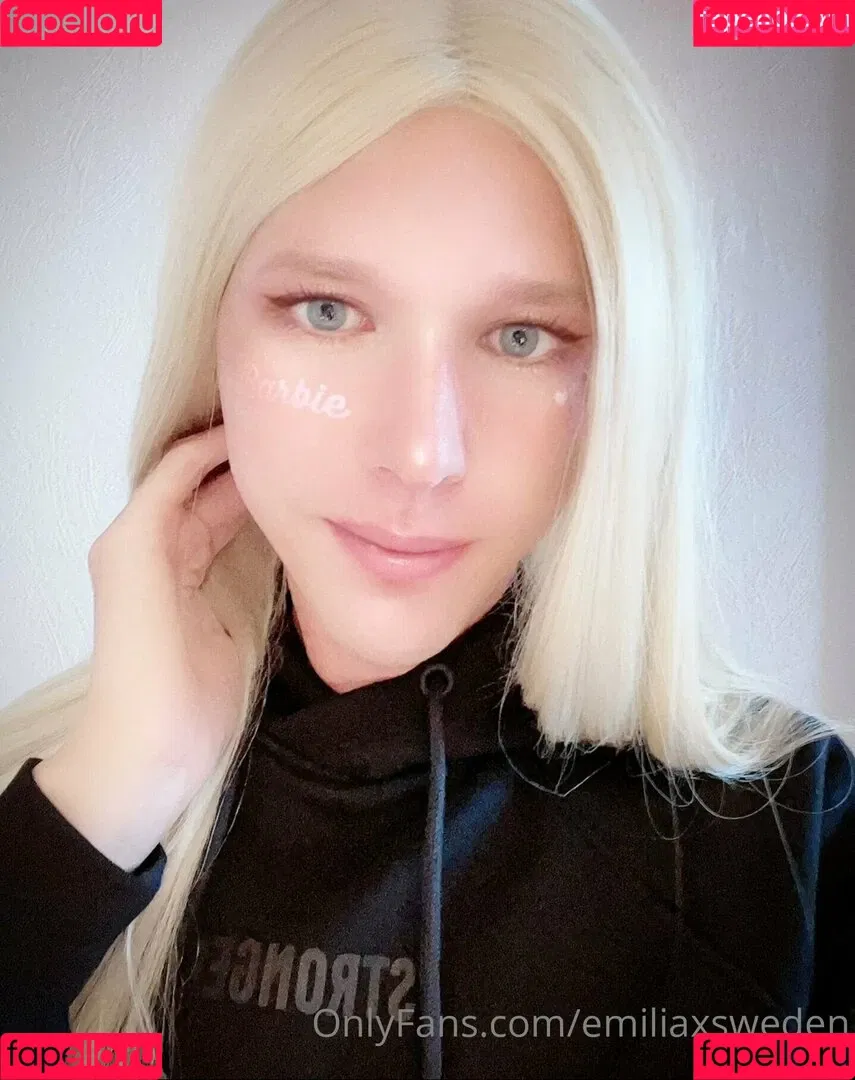 emiliaxsweden Onlyfans Photo Gallery 