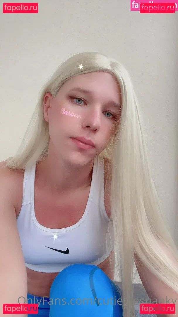 emiliaxsweden Onlyfans Photo Gallery 