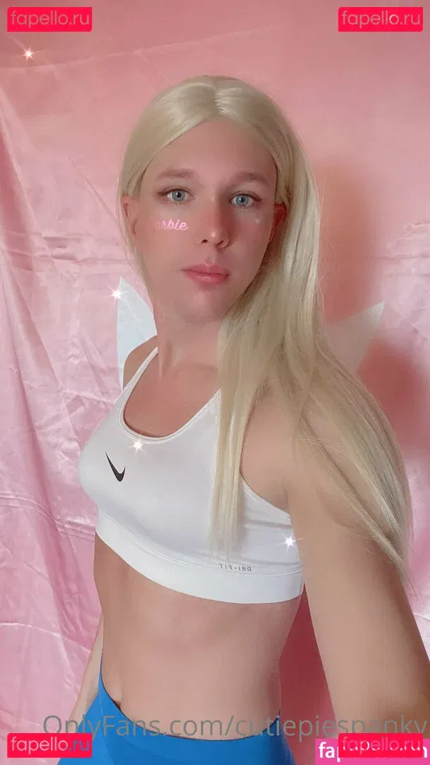 emiliaxsweden Onlyfans Photo Gallery 