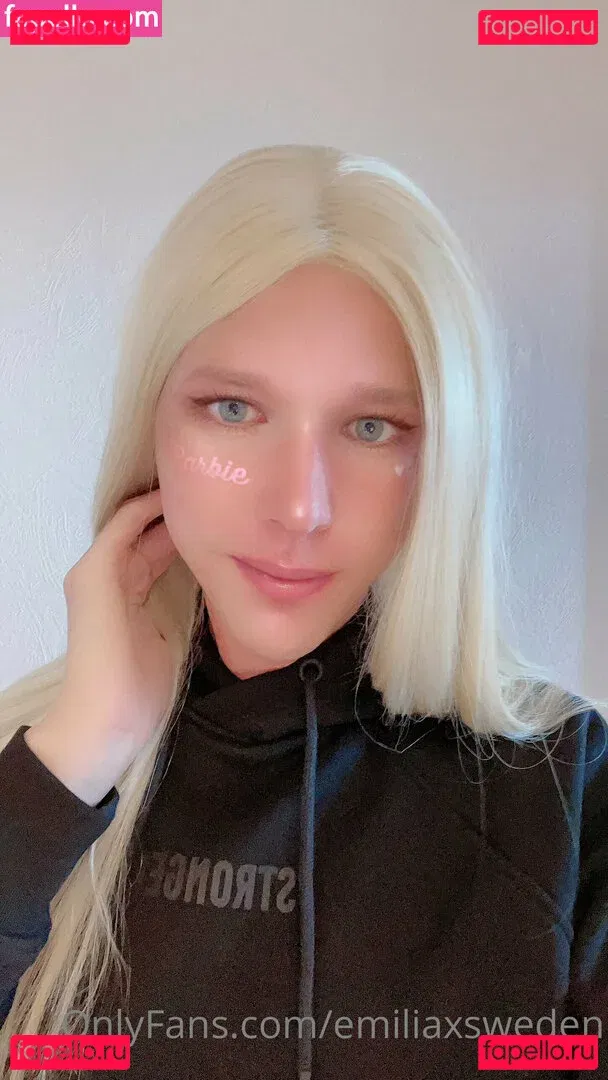 emiliaxsweden Onlyfans Photo Gallery 
