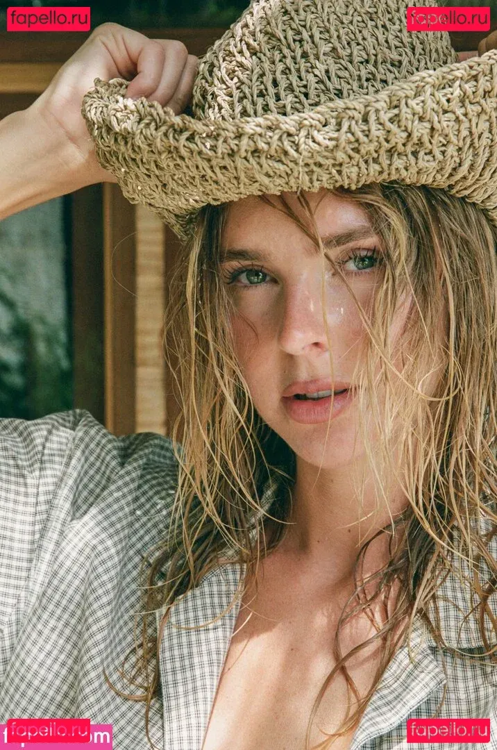 Klarahellqvistt Onlyfans Photo Gallery 