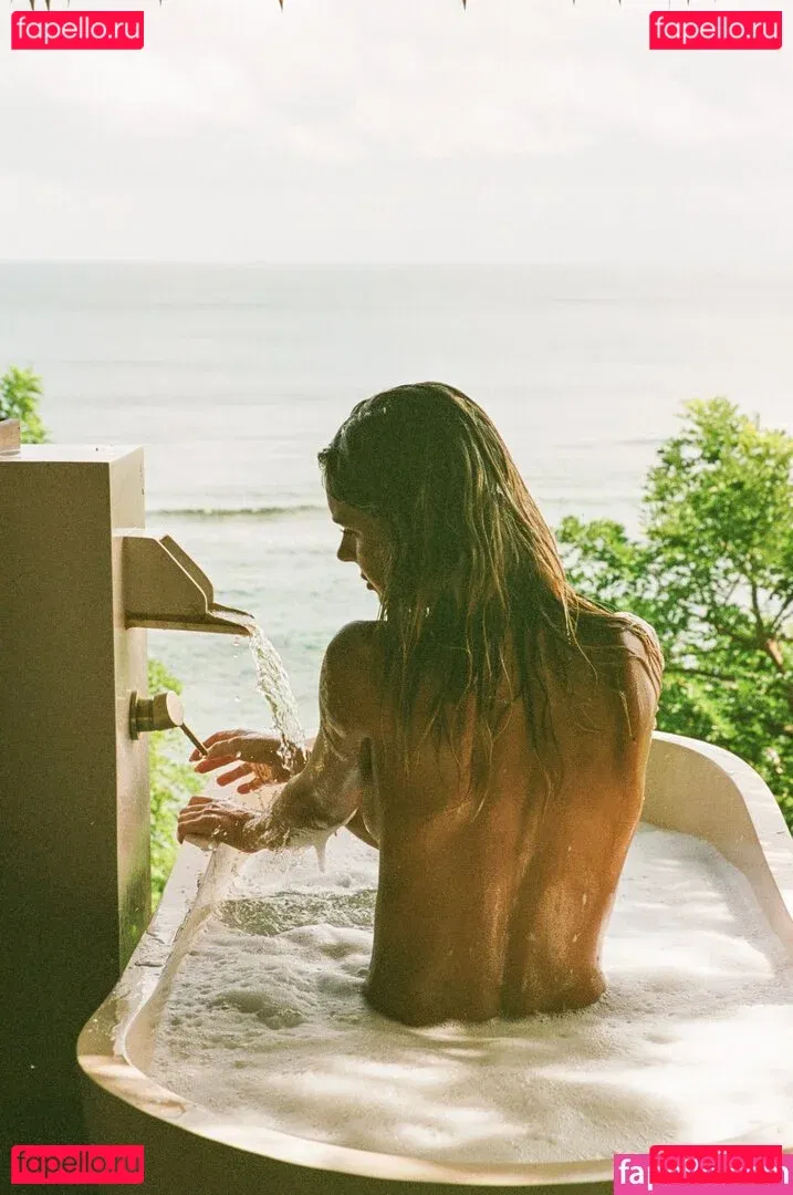 Klarahellqvistt Onlyfans Photo Gallery 