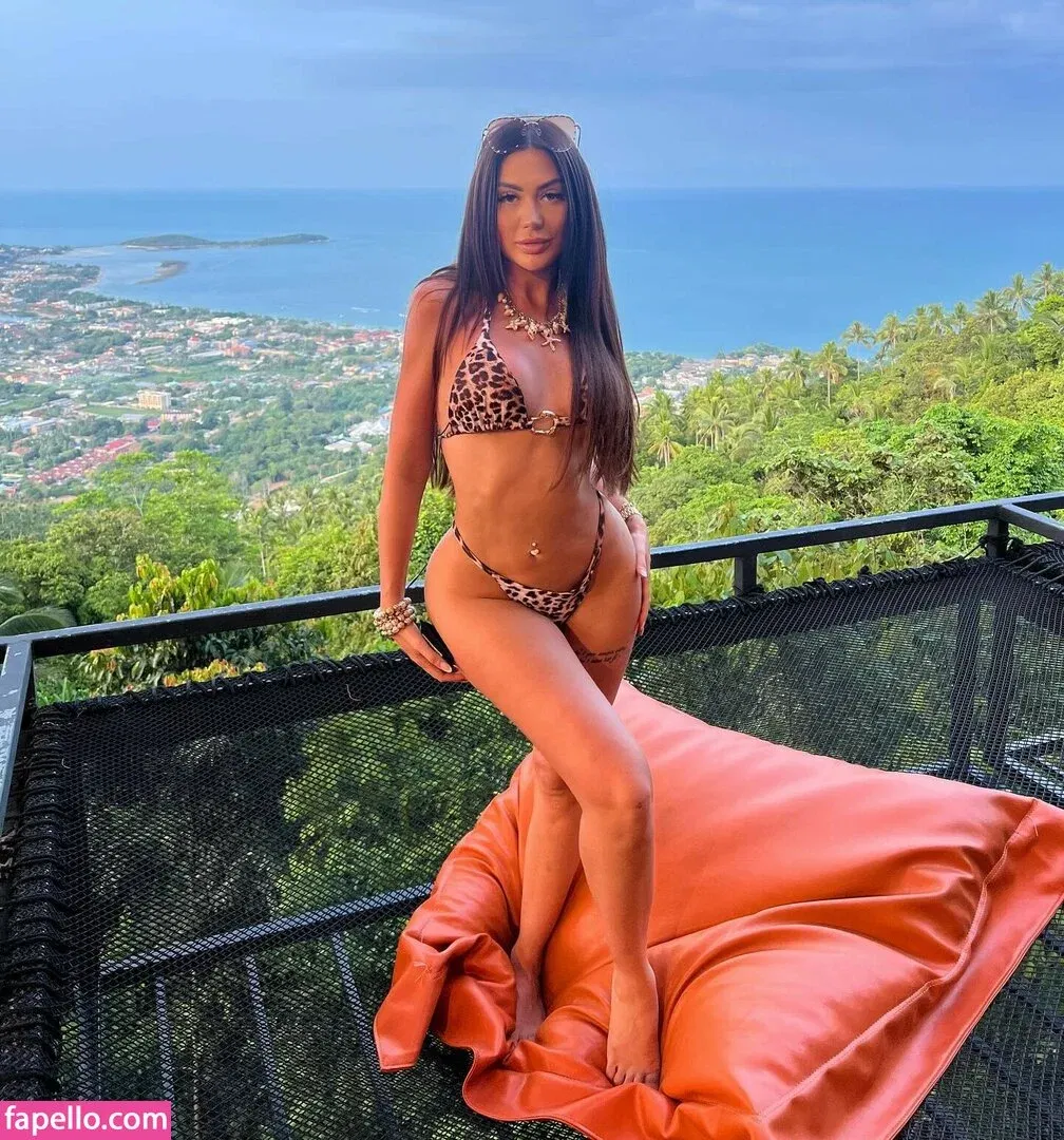 Chloe Ferry Geordie Shore Onlyfans Photo Gallery 