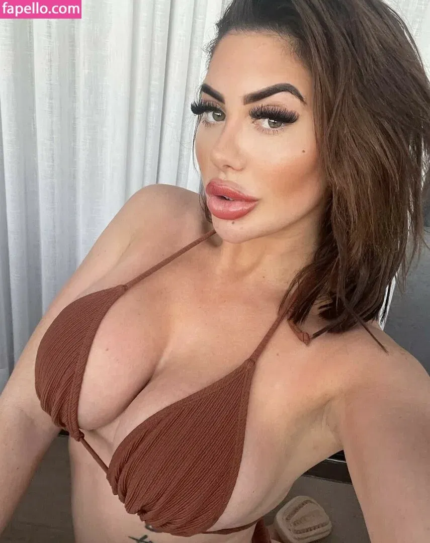 Chloe Ferry Geordie Shore Onlyfans Photo Gallery 