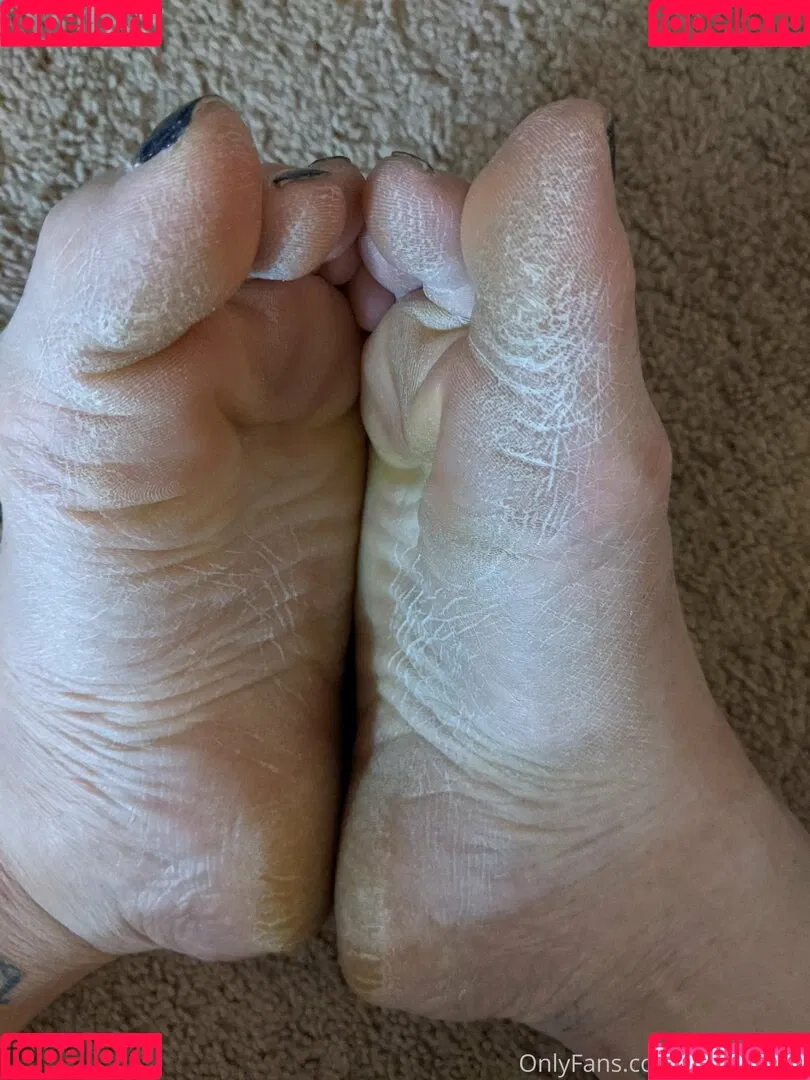flirtyf33t94 Onlyfans Photo Gallery 