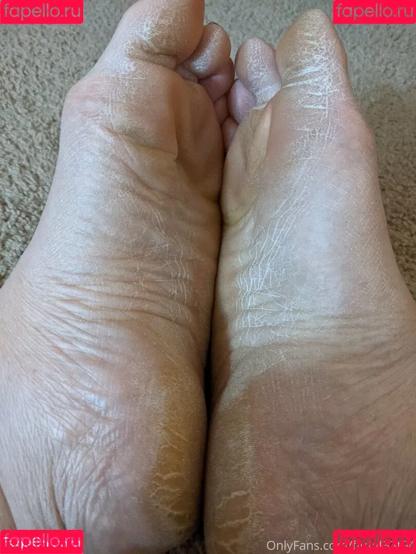 flirtyf33t94 Onlyfans Photo Gallery 