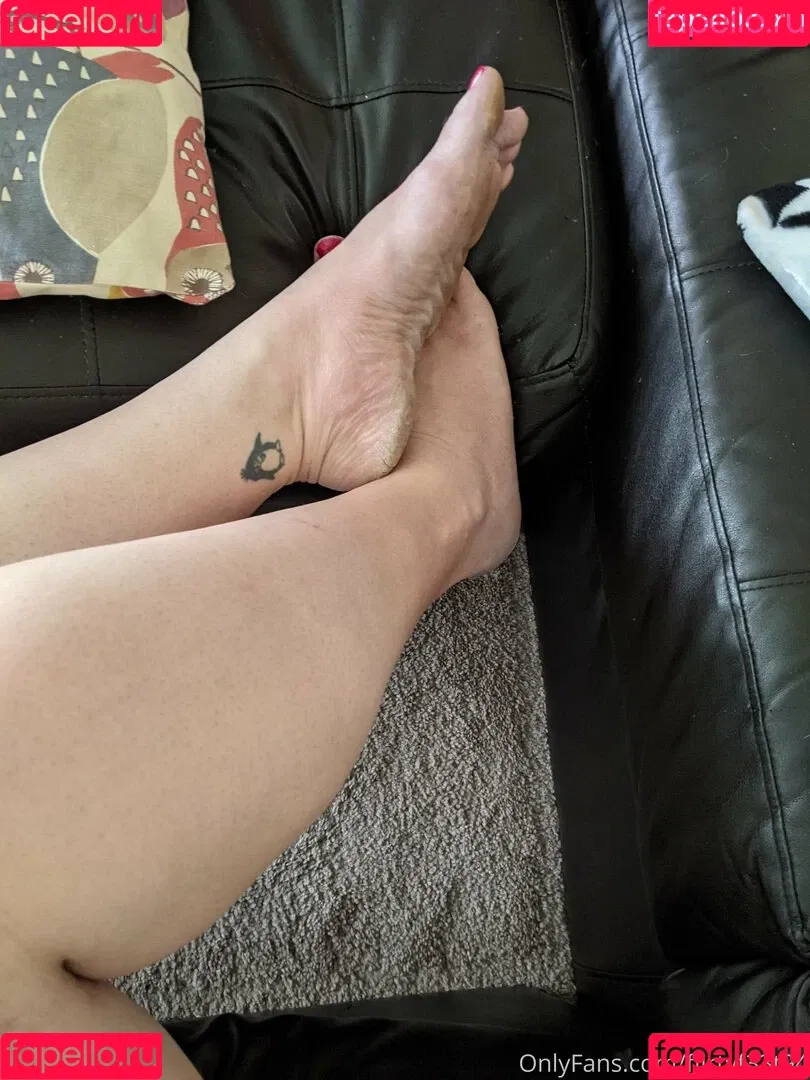 flirtyf33t94 Onlyfans Photo Gallery 