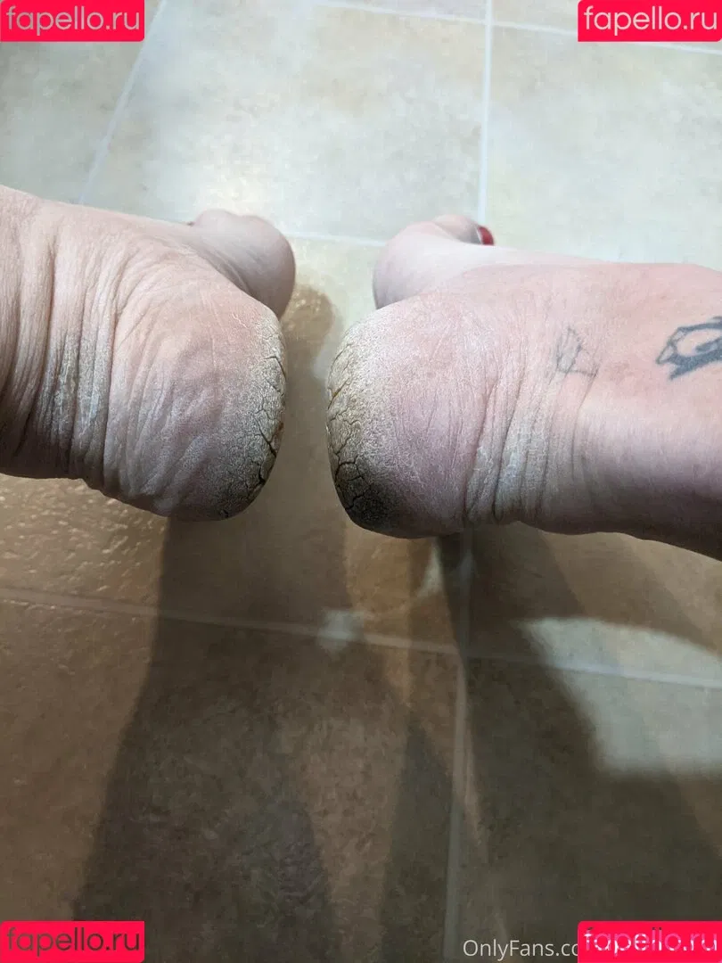 flirtyf33t94 Onlyfans Photo Gallery 
