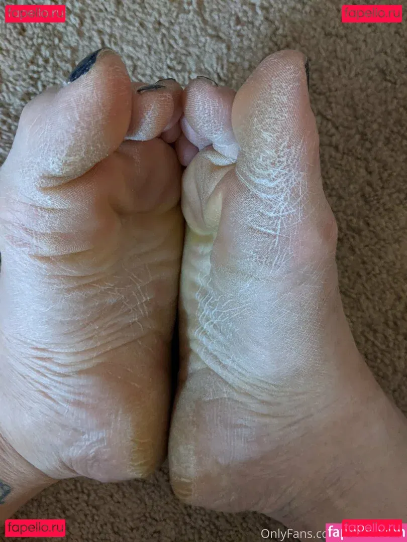 flirtyf33t94 Onlyfans Photo Gallery 