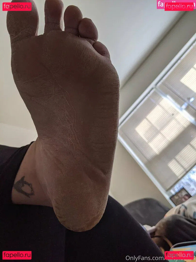 flirtyf33t94 Onlyfans Photo Gallery 