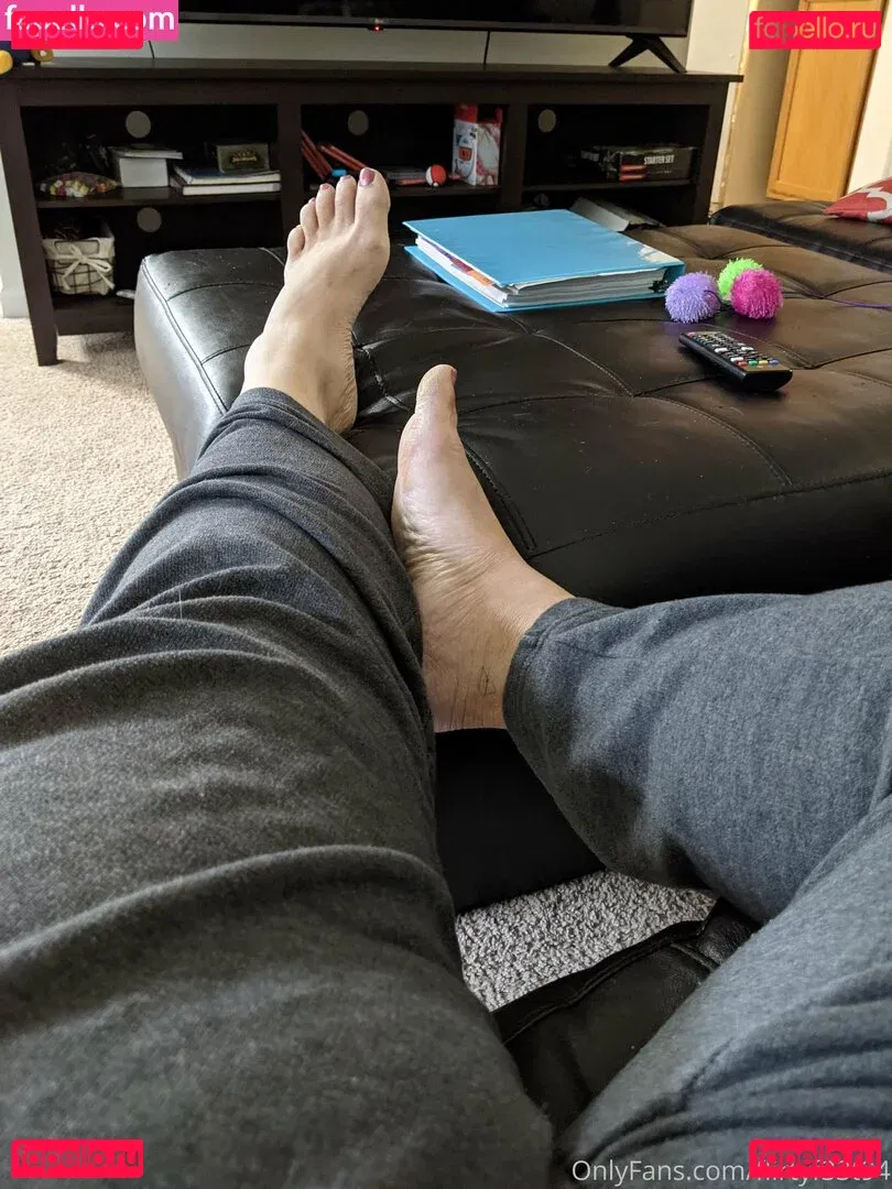 flirtyf33t94 Onlyfans Photo Gallery 