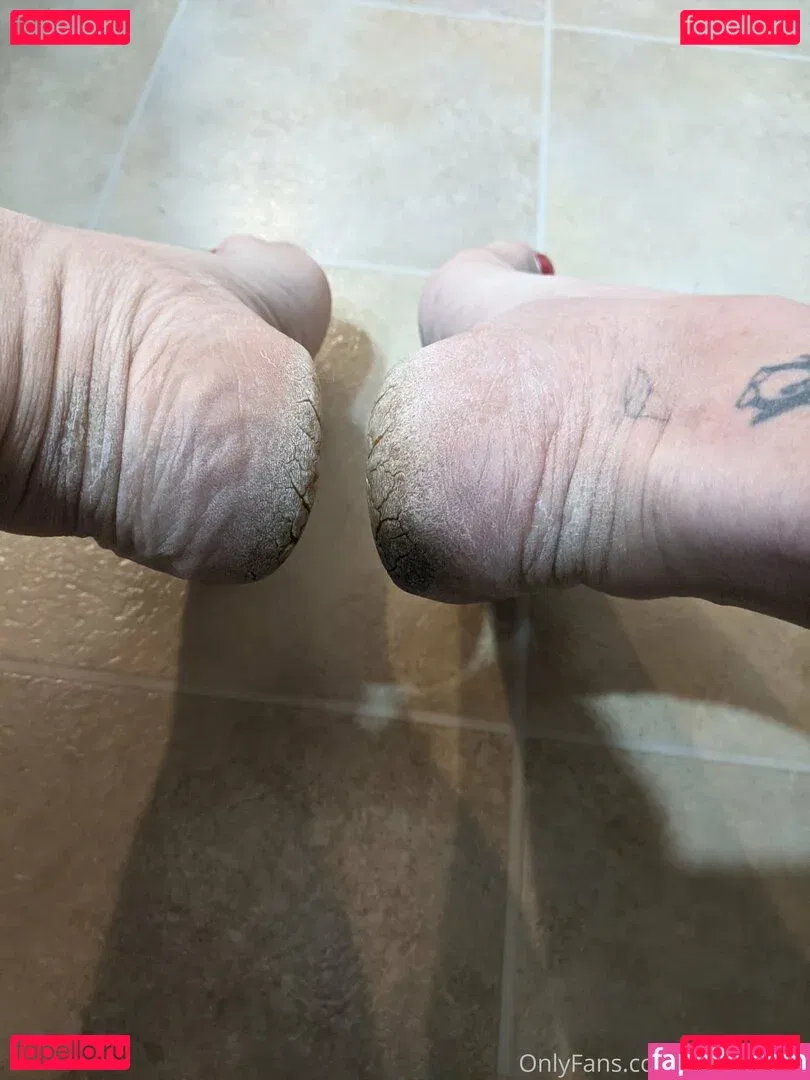 flirtyf33t94 Onlyfans Photo Gallery 